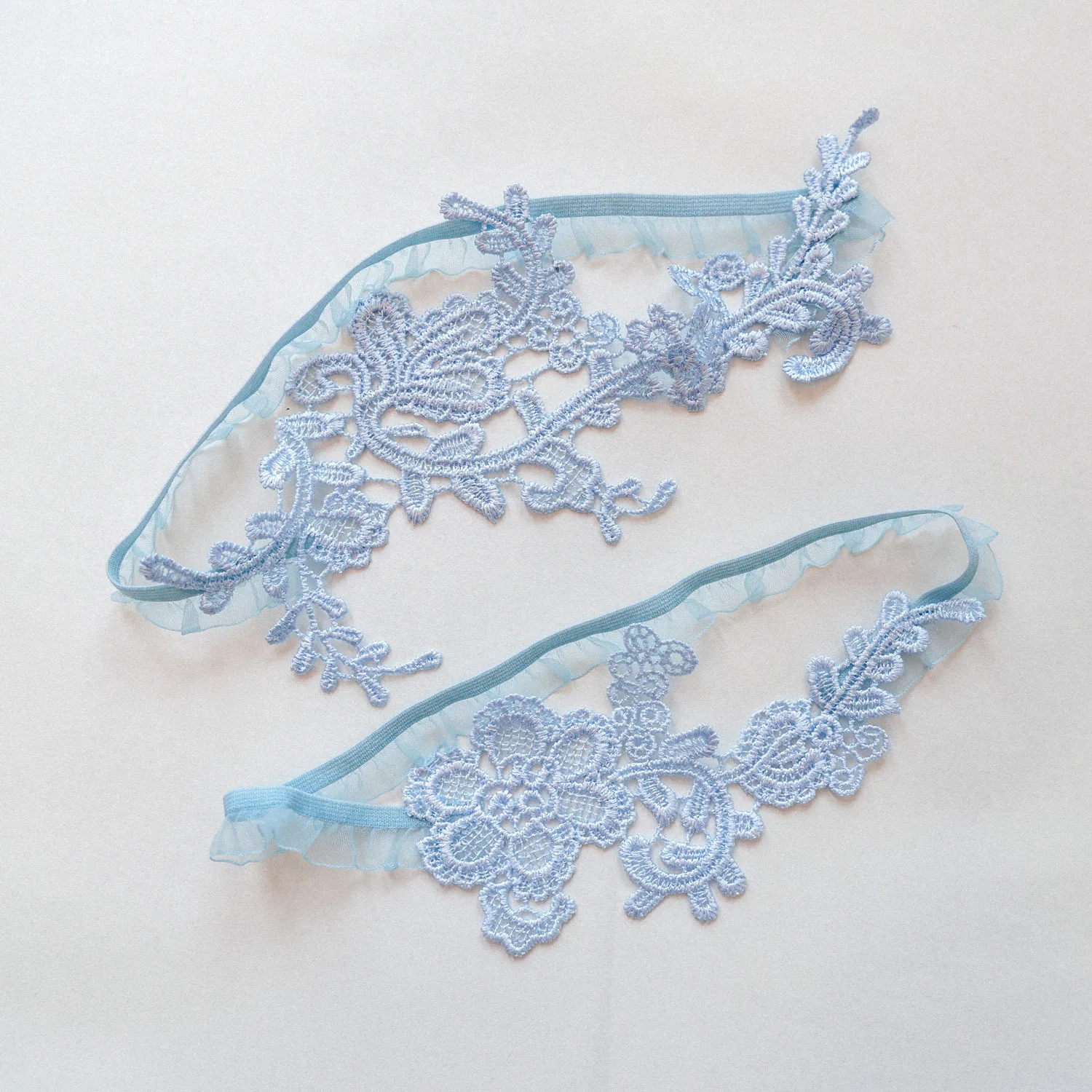 スカイブルーのウェディングガーターセット レースアップリケ  - Garter Belt Set のレビューと価格